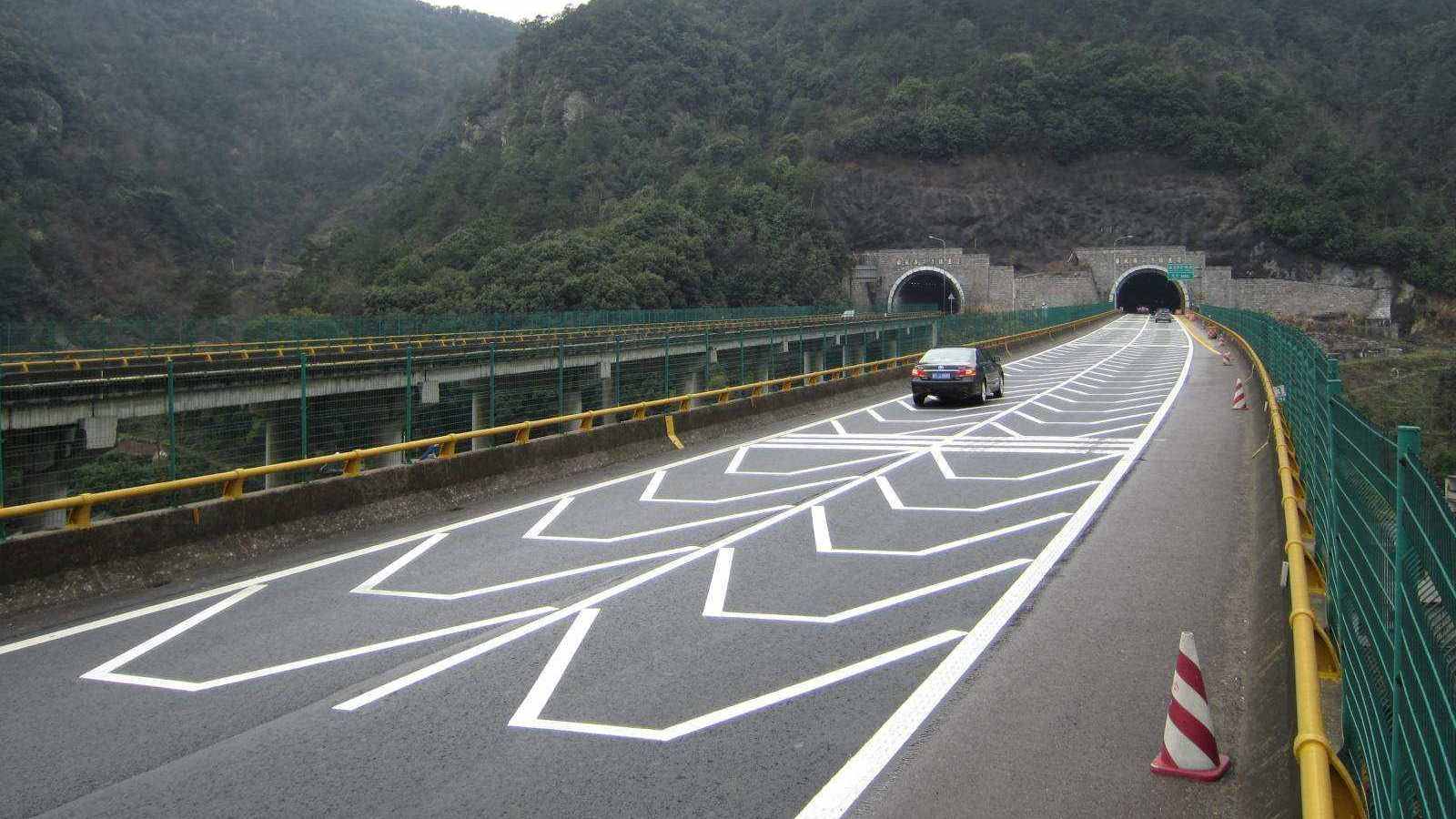 这5种道路标线很重要,认识4种以上的,基本是老司机!