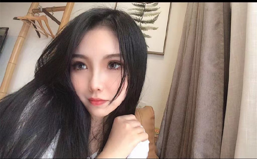 网红"玉米姐"对孕妇破口大骂,身份被扒后回应,网友:活该