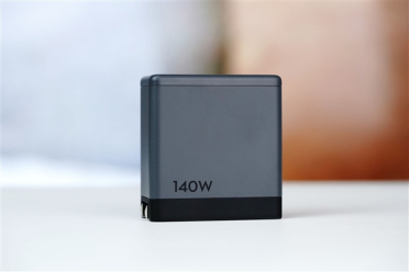 2C1A轻松充笔记本！大疆DJI power 140W氮化镓充电器图赏