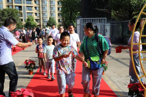 浙江武义武川小学新生入学:打好生命底色,争当五好少年