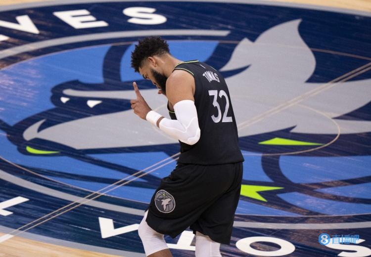 芬奇谈唐斯入选全明星:他是球队的领袖 带领我们赢球