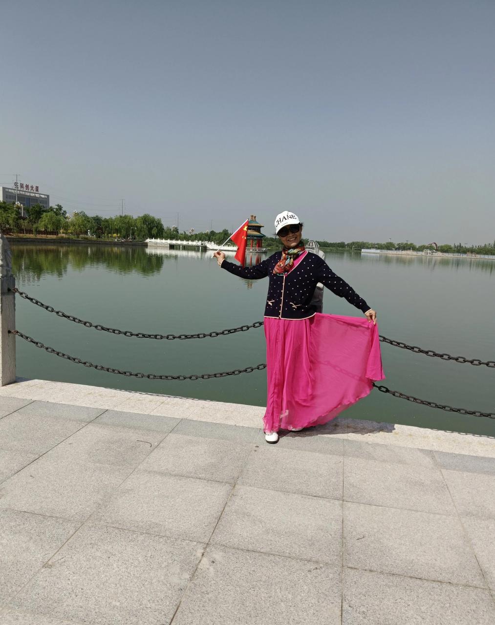 大荔南湖公园 今随旅游团来到位于渭南市大荔县南湖公园景区游玩,天公