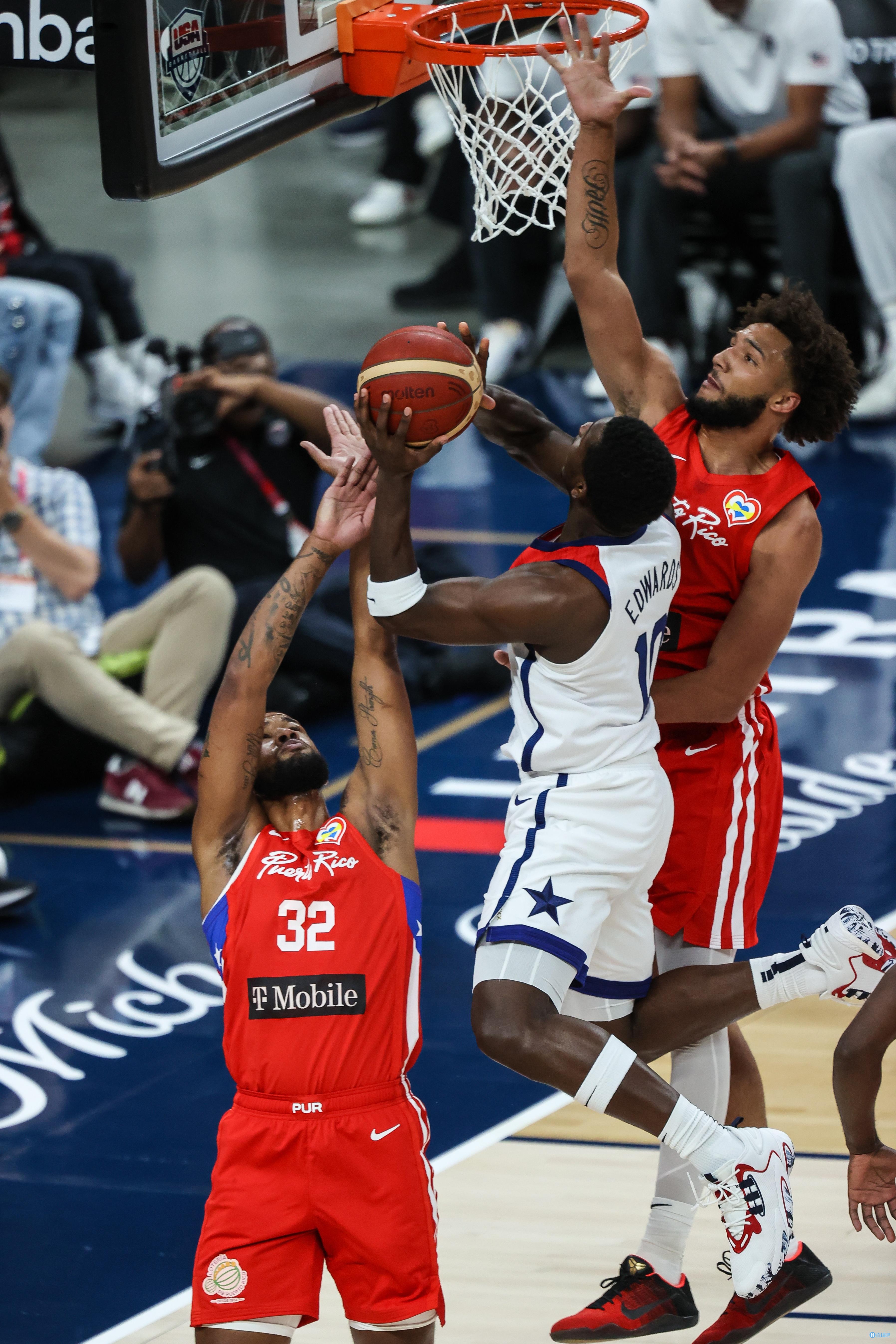 爱德华兹:篮球靠5个人才能赢 我拿34分那场其他队友表现都很关键