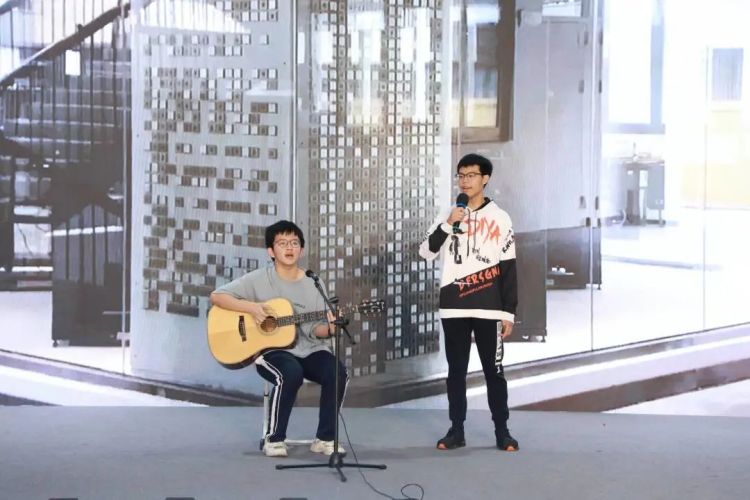 前海港湾学校举行"爱的港湾·拥抱梦想""六一"儿童节系列活动