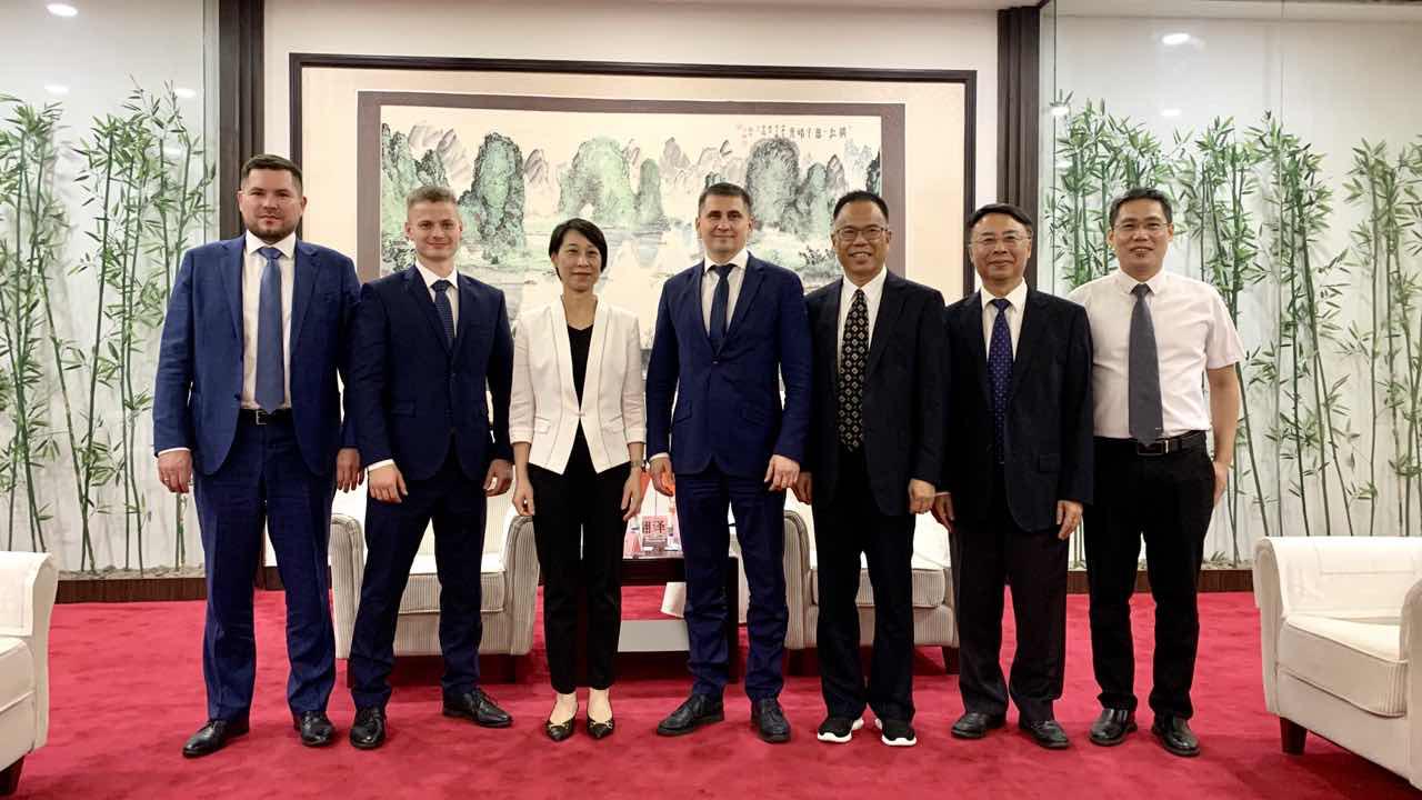 开启"龙粤俄"区域协同发展新篇章——王雪竹参加"鹤