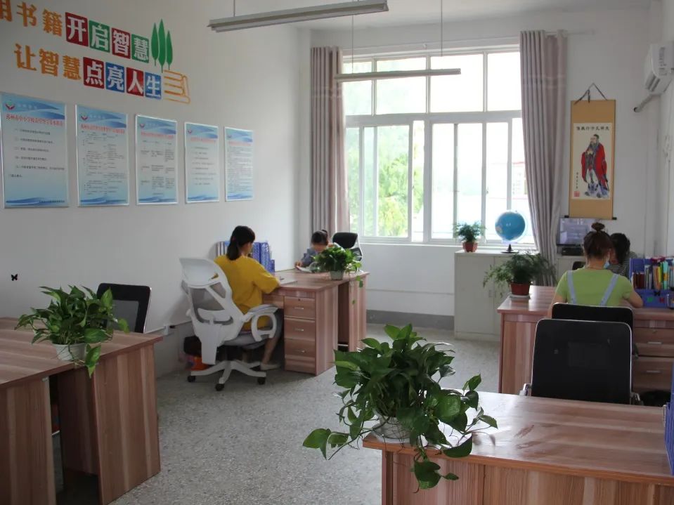 戴庄小学开展文明校园,文明办公室观摩评比活动