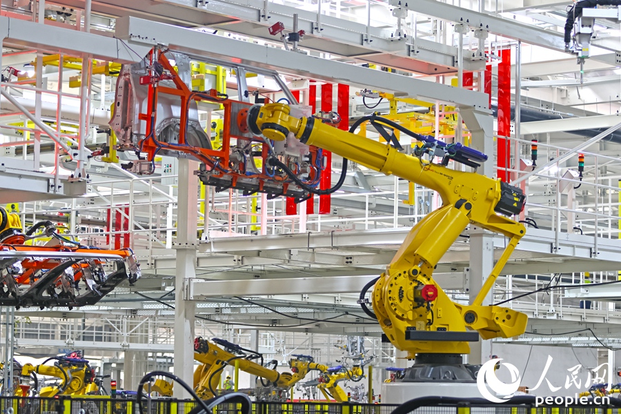 高质量发展调研行·福建站丨东南汽车城:打造全自动化智能化生产线