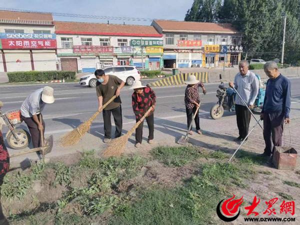 惠民县姜楼镇联伍新村开展人居环境集中整治活动