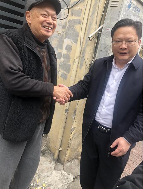 张麒蛰局长走访慰问离退休老干部