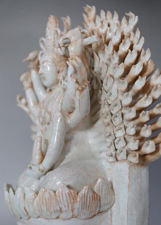 瓷器欣赏|影青瓷千手观音像