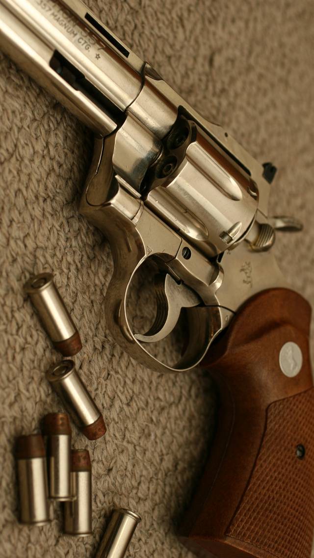 世界名枪:左轮手枪中的"超级贵族"——柯尔特"蟒蛇"