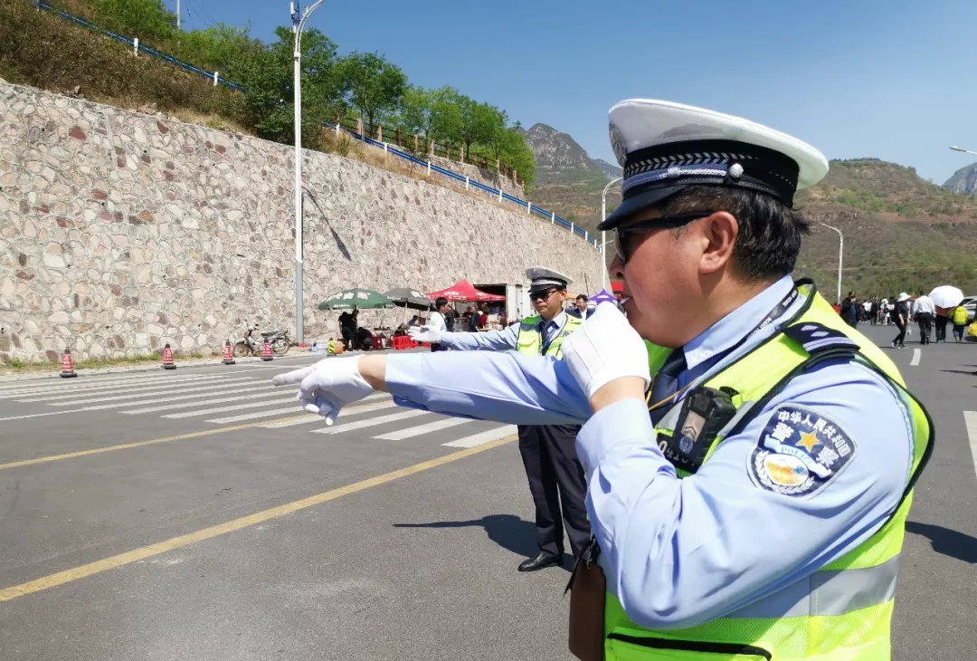 林州市局交警大队公路民警李波,山东潍坊市诸城市人.