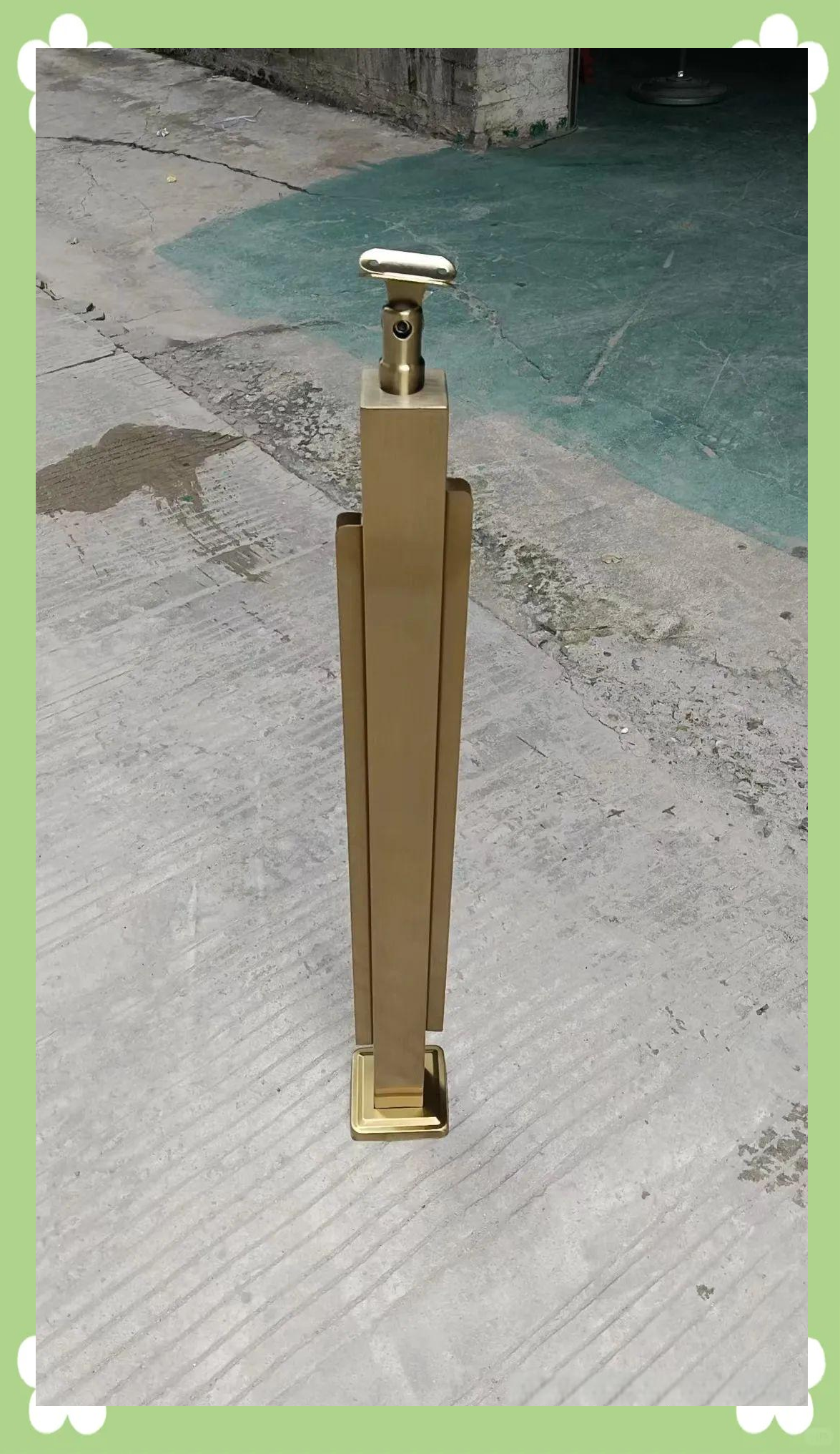 Installed B-pillar handle in HOWO cabin