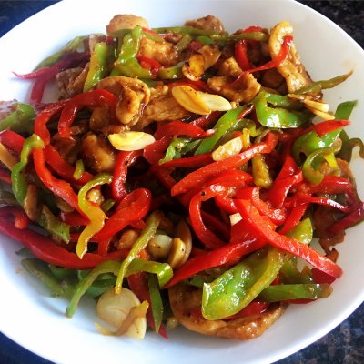 小炒青红椒～简单易做又好吃的下饭菜