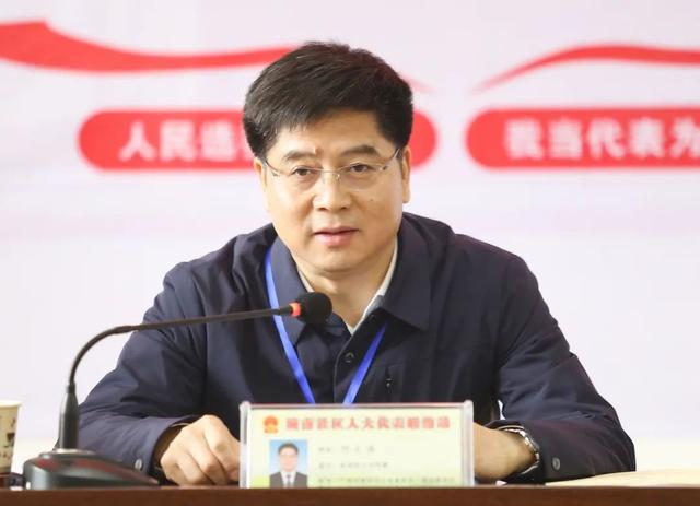 何文浩到扶绥县开展人大代表进站履职活动