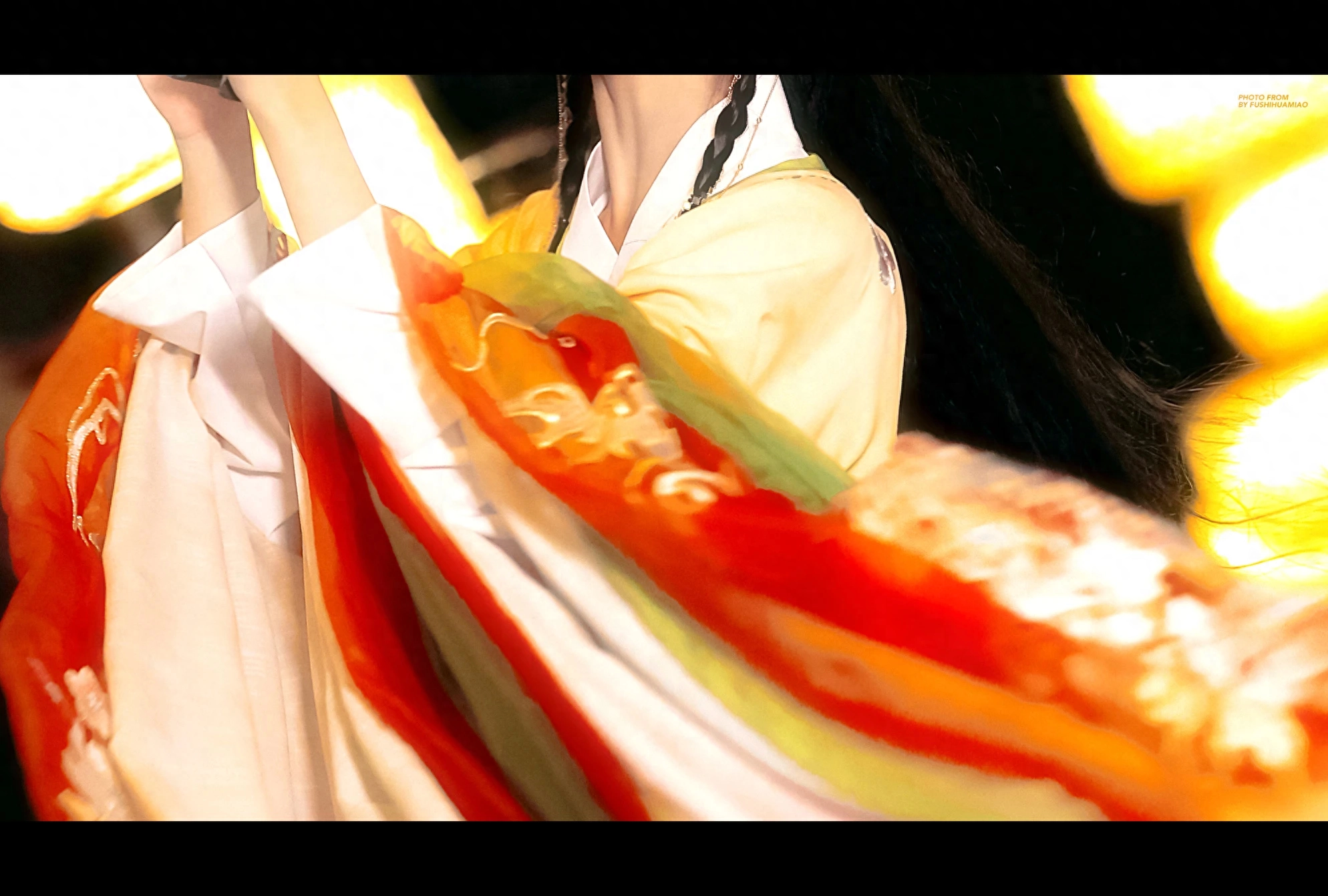 艾米壁纸,国风大典上的造型真不错