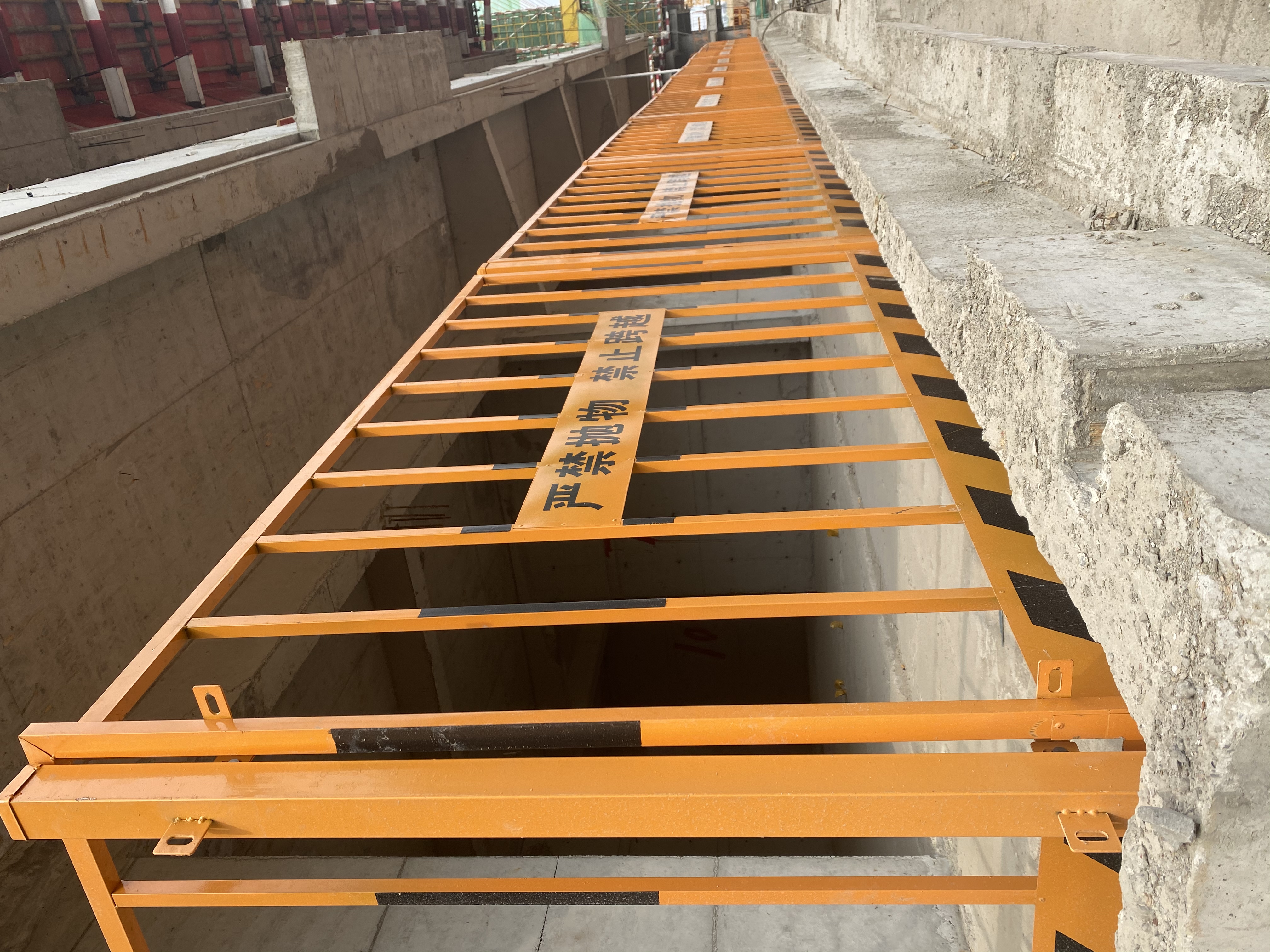 基坑护栏应用在哪些地方基坑护栏生产厂家与你介绍