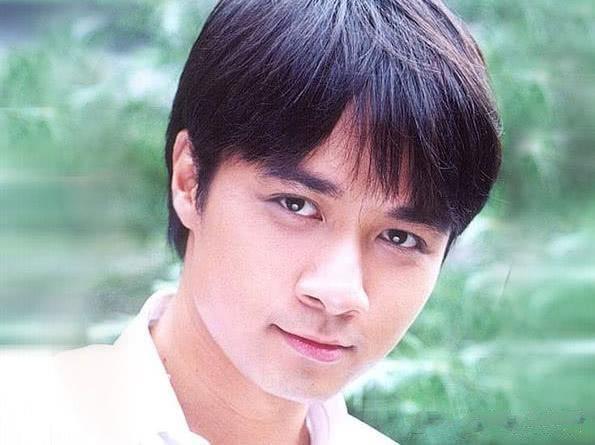 8位割过双眼皮的男星:金城武最自然,成龙像变了个人