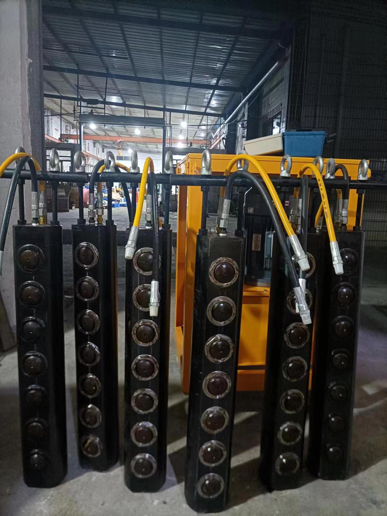 点击咨询岩石劈裂机静态爆破设备