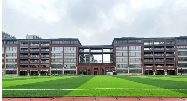 学校位于武青西三路北侧,总投资高达6.3个亿,建设总用地面积为36667.