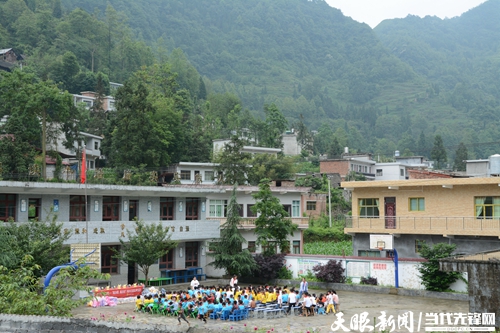 大爱洒乌蒙 逐梦正起航——织金熊家场镇木汪小学获赠学习用品