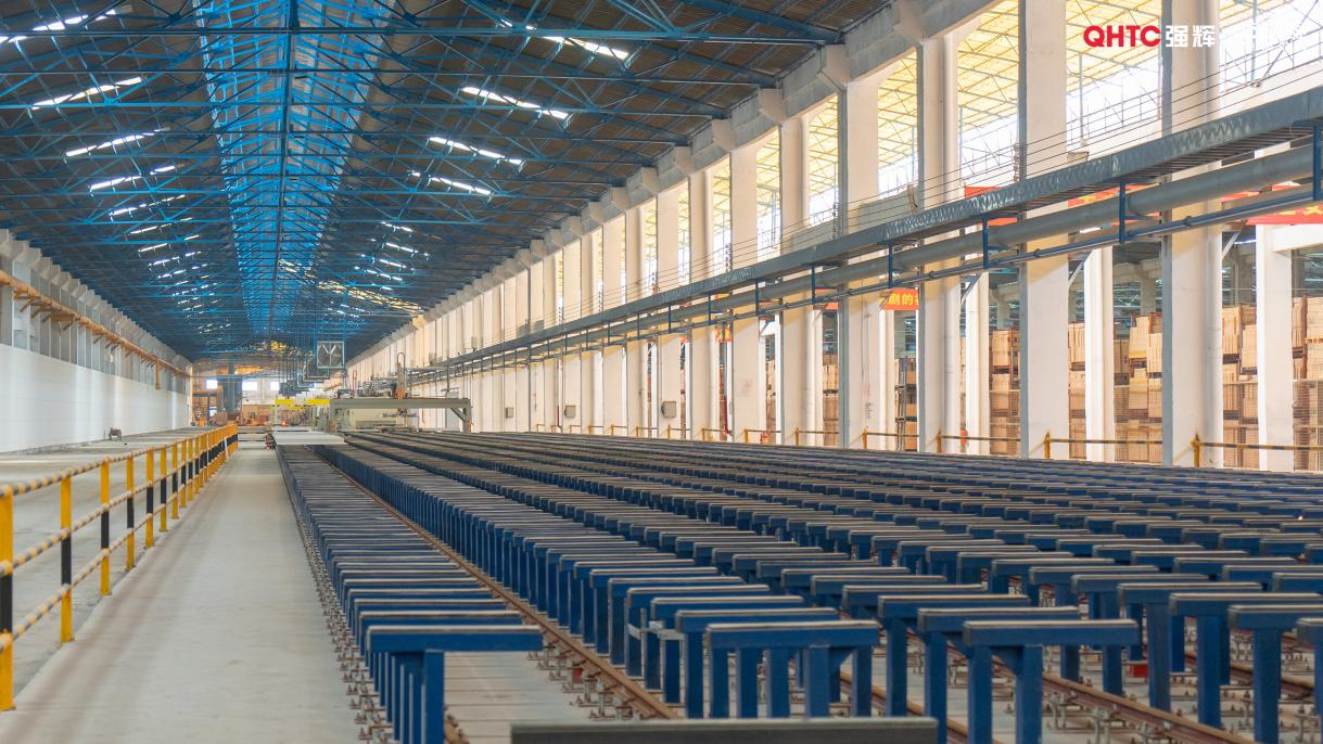 国内一线强辉精工瓷砖肇庆生产基地岩板智能窑生产线正式点火投产