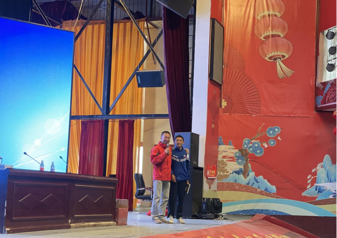 走进科学殿堂,聆听大家讲座——江孜县闵行中学举办科学讲座