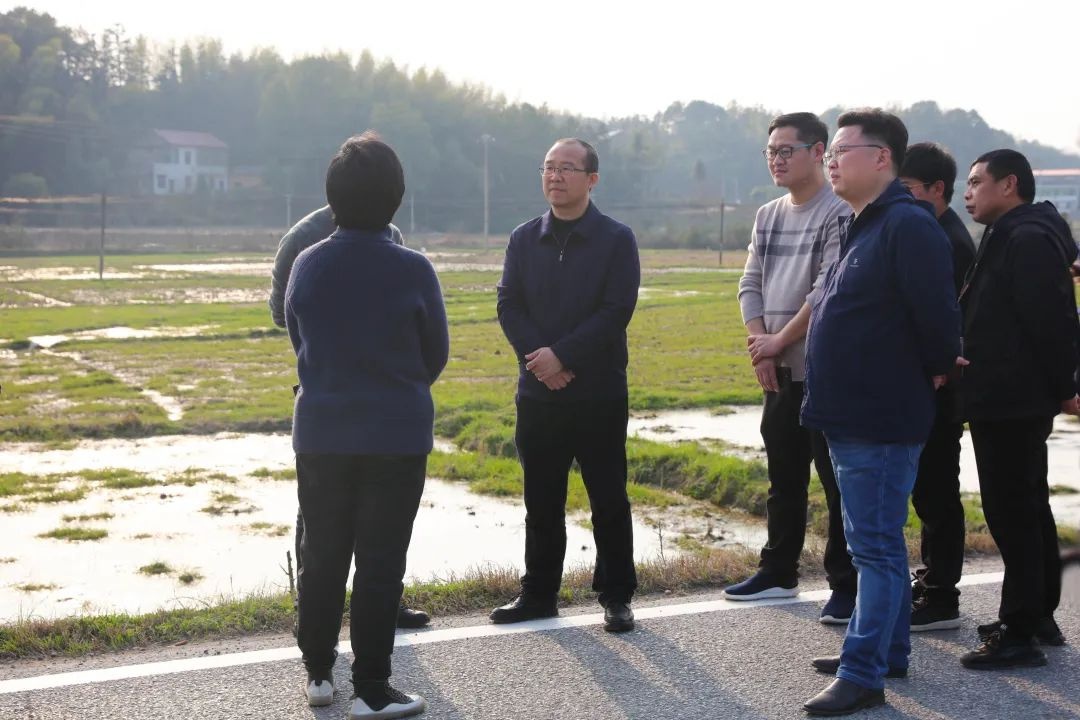 区委书记唐卫湘调研春耕备耕和水利工程建设工作