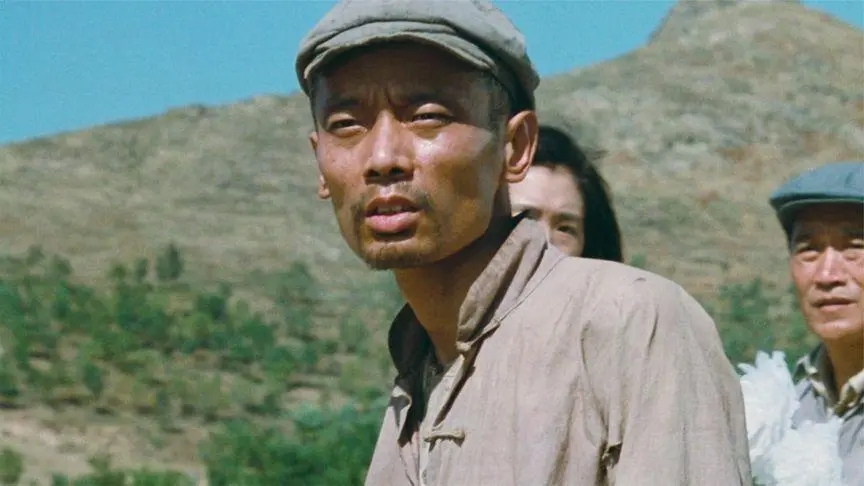 张艺谋邀请葛优出演《活着》被拒,葛优母亲一句话让他改变了主意,还凭