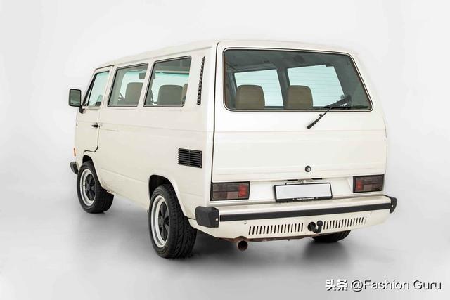 史上最稀有保时捷生产大众t3 箱型车以36 万欧元出售