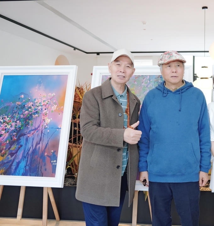 "梦中的格桑花"亮相蓉城 画家刘正兴:让艺术和生活共融 走入寻常百姓