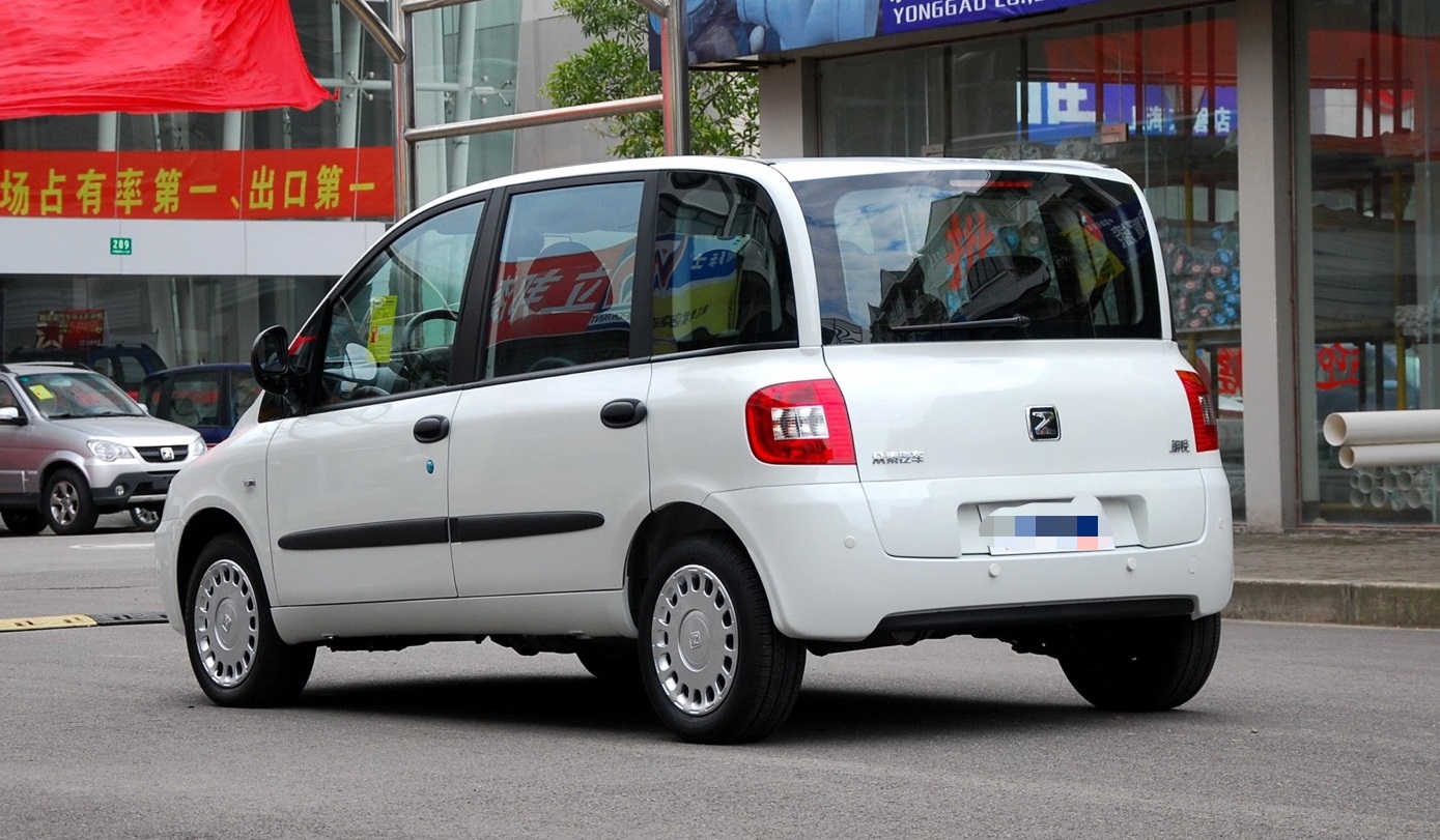 只卖了三年的众泰"意大利货",纯进口mpv生产线,6座,7万!