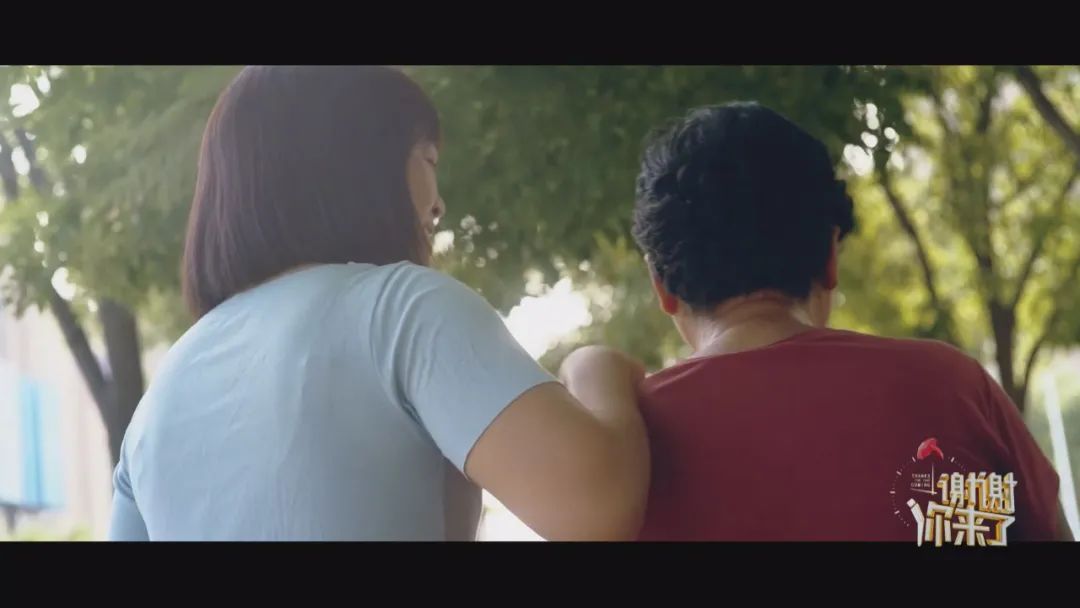 谢谢你来了|亲生女不如养女,母亲爱的天平为何失衡?