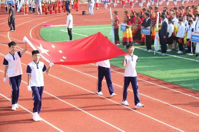 多彩民族 激情市北——青岛市北中学第二届文化节暨秋季田径运动会
