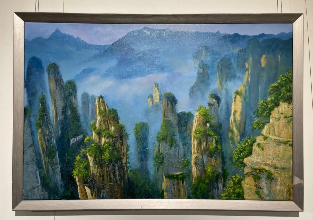 还记得张家界的陈晓如吗?她的个人画展开展啦!