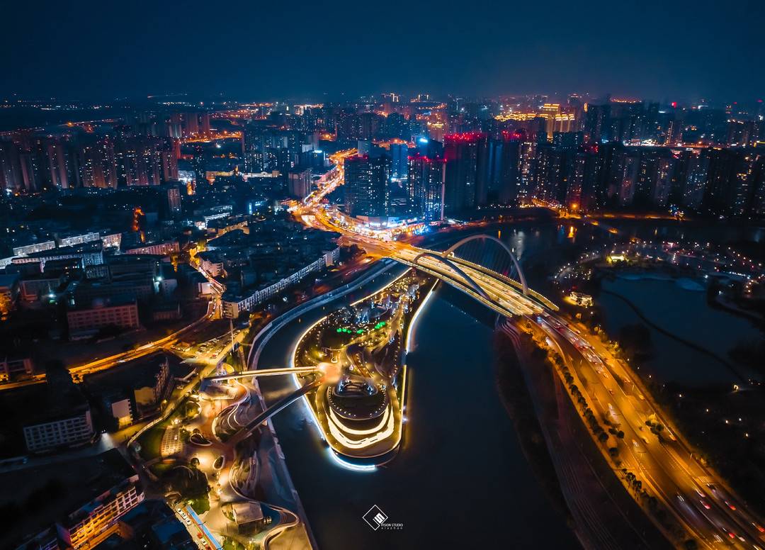 眺望网红五岔子大桥 成都首个"漂浮公园"营造复合观景体验