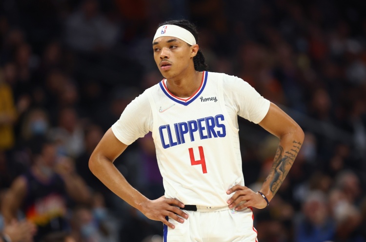 scotto:马刺与布兰登-波士顿签下协议 后者将在训练营中竞争位置