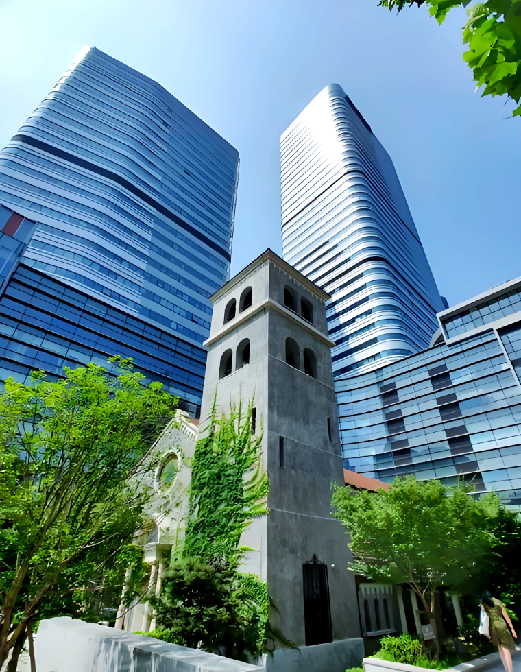 上海长宁来福士广场:购物,办公与美食的理想选择