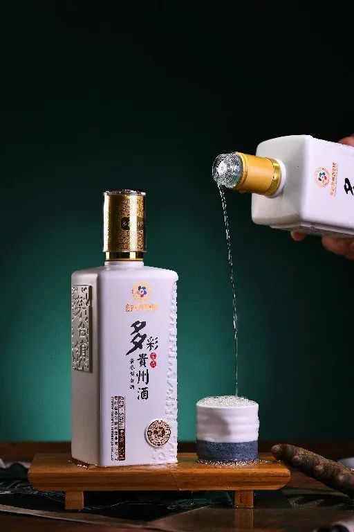 多彩传奇·荣耀酱香——多彩贵州酒·荣耀献世