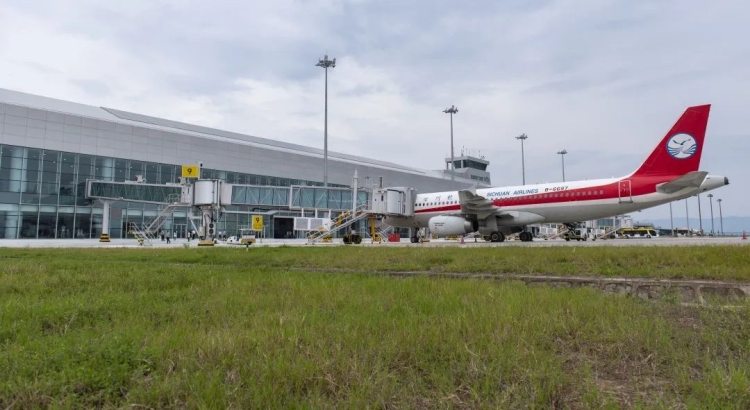 万州机场t2航站楼昨起试运行