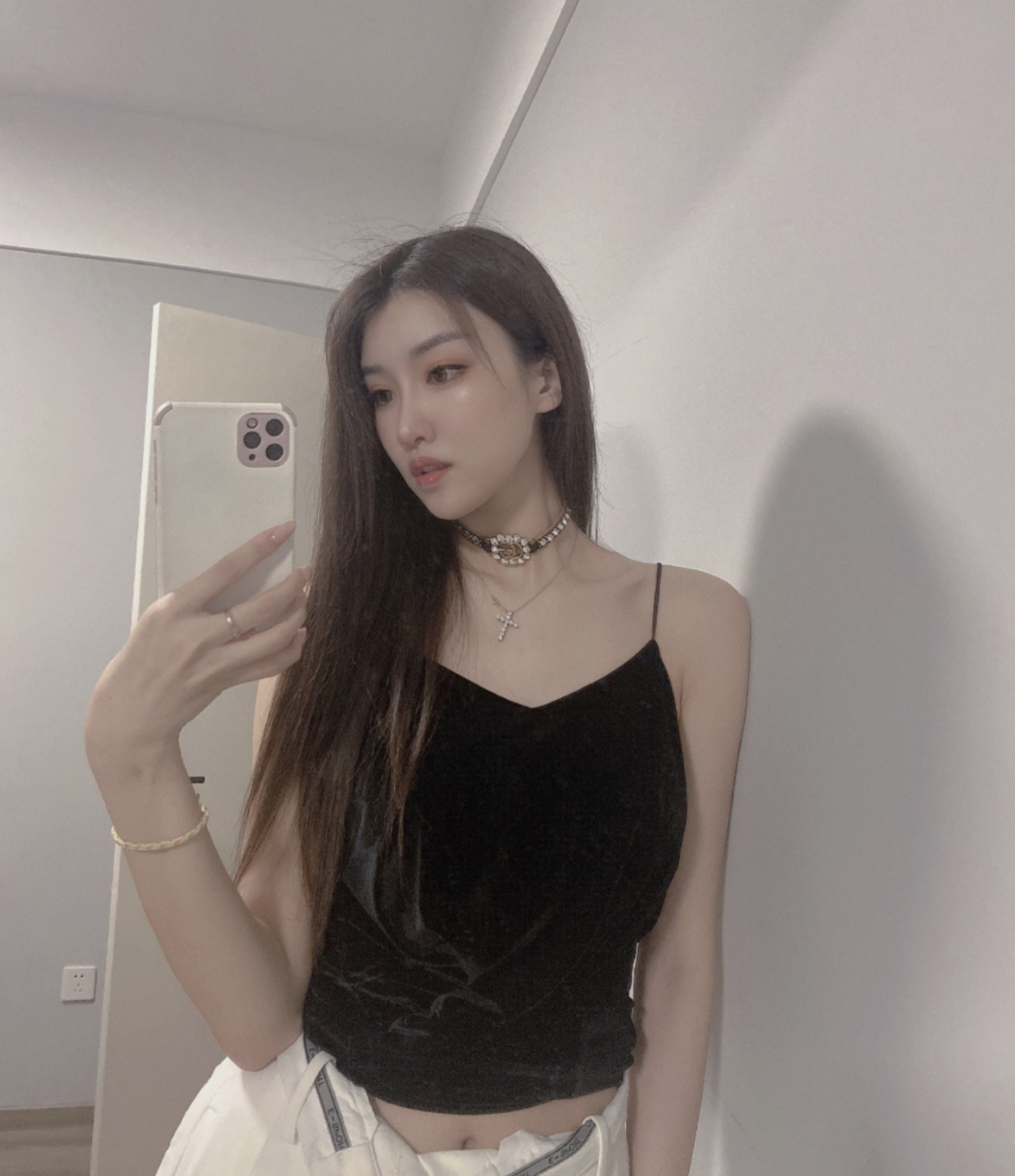 郭艾伦前女友晒健身照秀大长腿!打拳击双手通红;郭艾伦渴望恋情