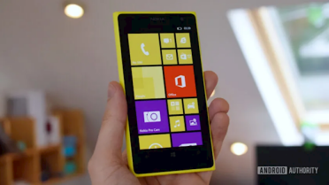 翻出13年前的Lumia 1020 开机开了10分钟 居然还能用