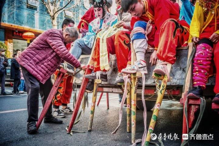 俞见|扎高脚