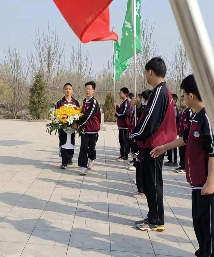 【精彩双减 育美武强】爱国教育实践篇—武强县第三中学组织开展清明