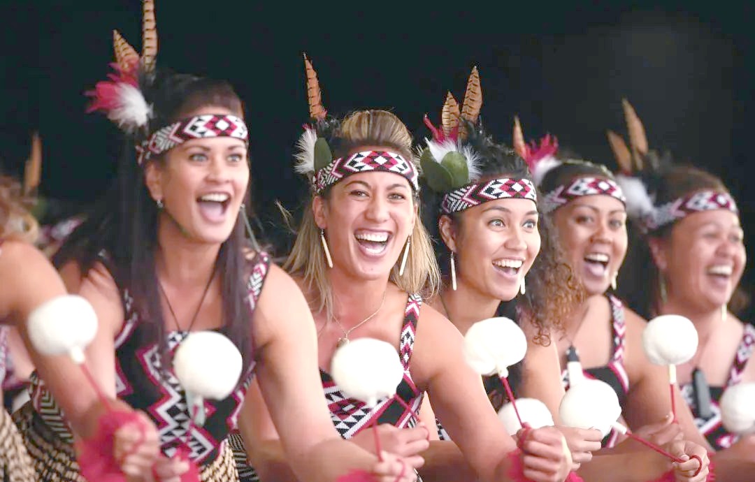 新西兰毛利文化:从雕刻艺术到现代传承的全景展现