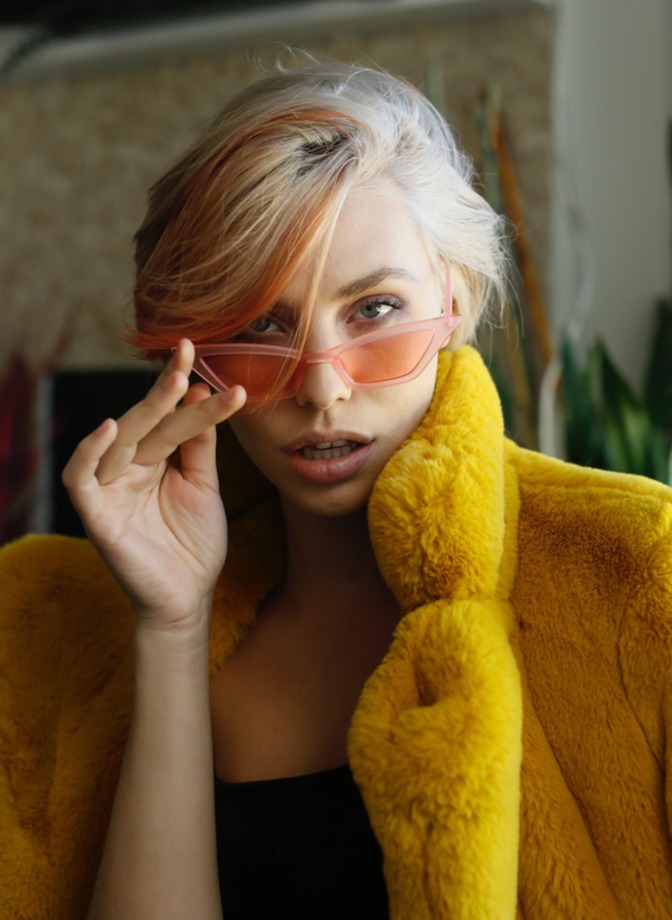 环球美女:卡莉·格鲁博克(carli glubok)