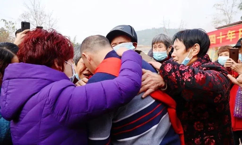 千里寻亲等待了40年遂宁这家人终于团圆了