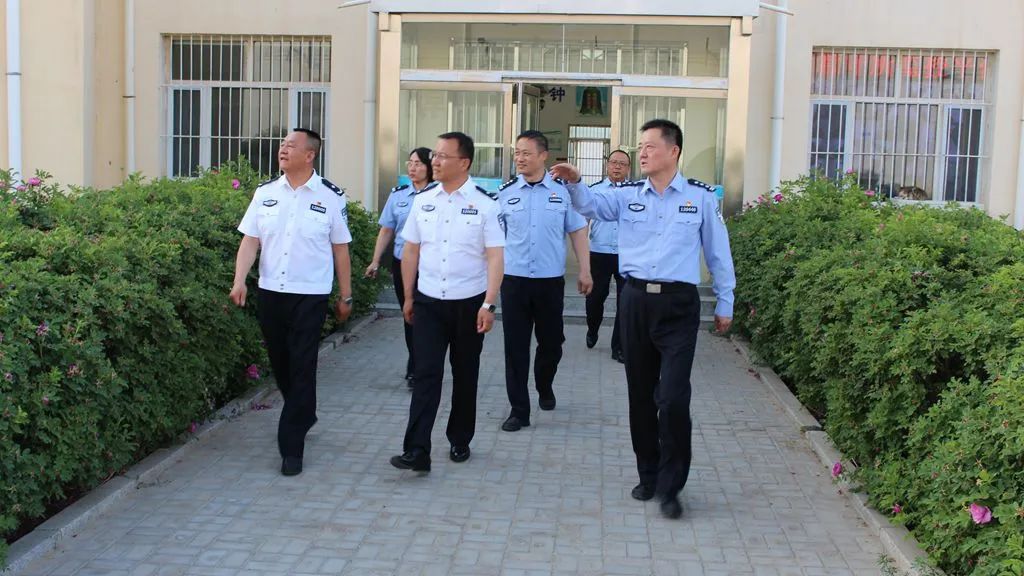 阿拉善盟行署副盟长,盟公安局党委书记,局长戴军深入阿左旗监管场所