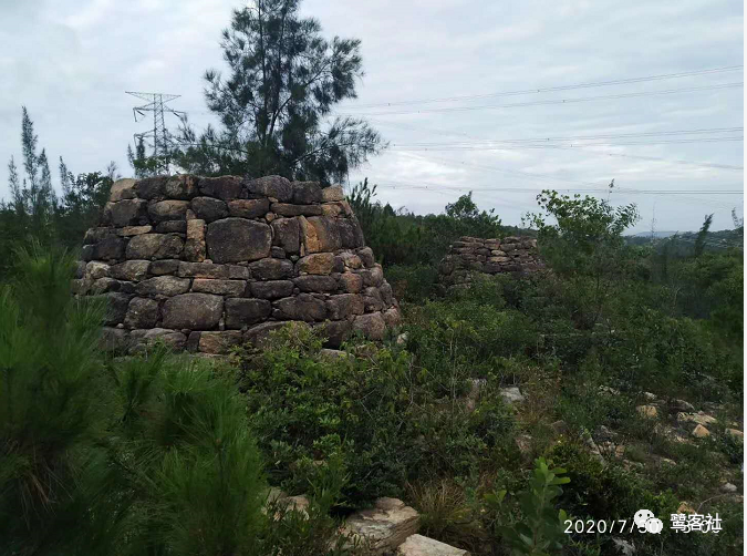 泉州崧山村12座石塔:古道场,还是风水塔?