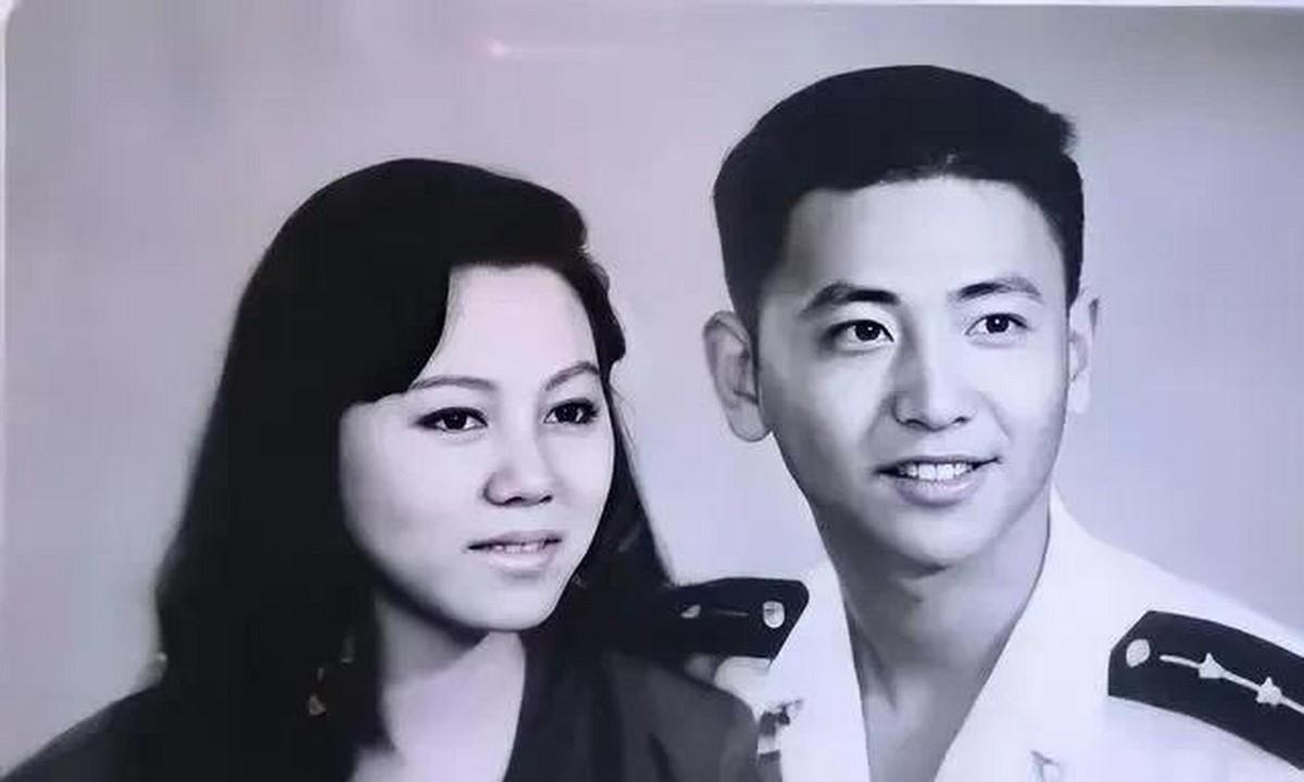 烈士王伟牺牲22年,妻子至今未改嫁,儿子继承遗志成海军军官!